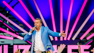 Jannes viert 25 jaar carrière op NPO1 én komt met concertnieuws