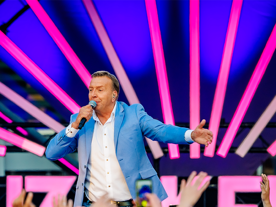 Jannes viert 25 jaar carrière op NPO1 én komt met concertnieuws