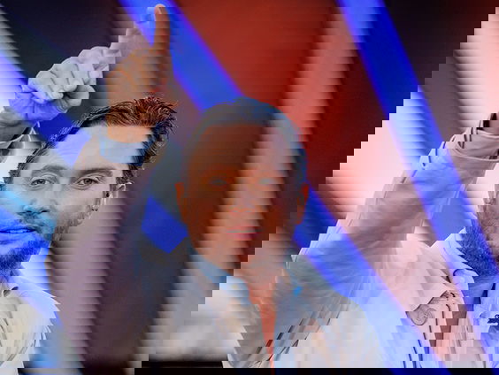 Tino Martin viert 10-jarig jubileum in het theater