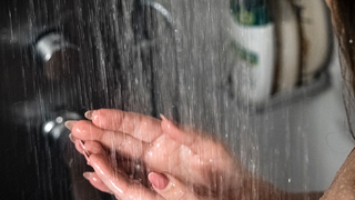 Thermofysioloog Coen Bongers: “Een ijskoude douche werkt niet altijd in je ...