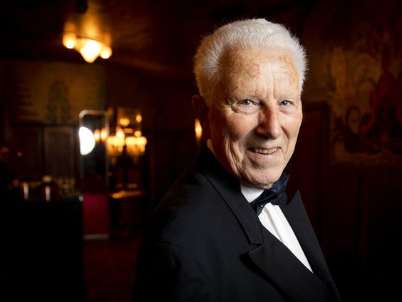 Paul van Gorcum: "Ik ben dol gelukkig, dat mijn standbeeld in de Koninklijke Schouwburg wordt geplaatst"