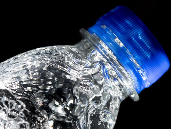 Hoteleigenaar geeft gratis kamers weg: "Je betaalt alleen voor een flesje water"