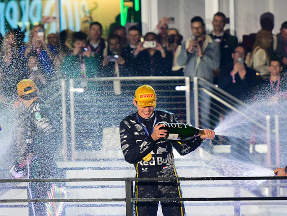 Floris Prenger over Verstappen in Las Vegas, chaos bij Ajax en een sprookje voor Dick Advocaat