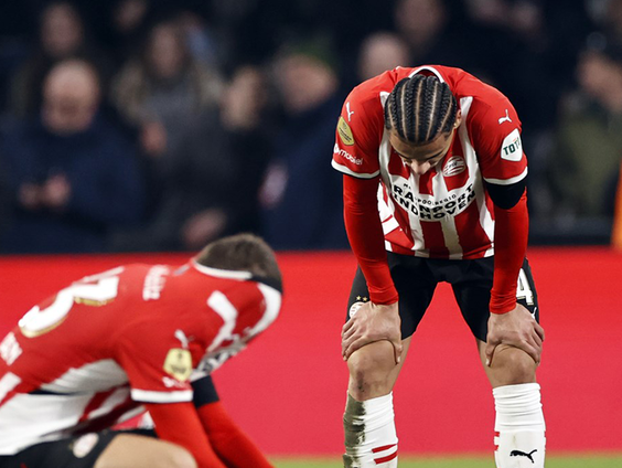 Het sportweekend met Floris Prenger: "Het broeit in Eindhoven tussen Noa Lang en de supporters"