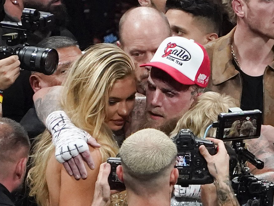 "Het was niet topsport, maar vooral entertainment van de 21ste eeuw," aldus Floris Prenger over het gevec ...