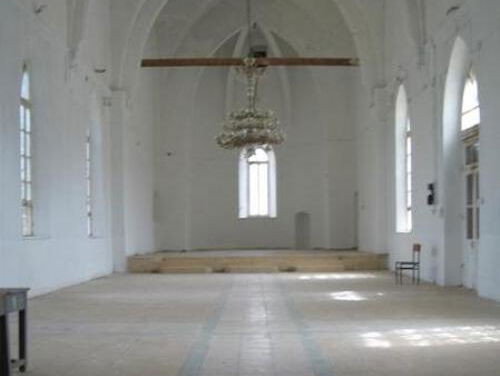 19:13u Gedicht: Lege kerk, van J. Eijkelboom