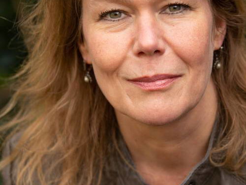 Slaapservice: Désanne van Brederode – gedicht uit “Verzonnen grond”