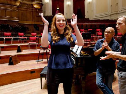 8:15 Opera Singalong!