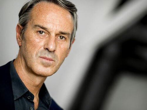 8:15 Biografie over theaterregisseur Ivo van Hove