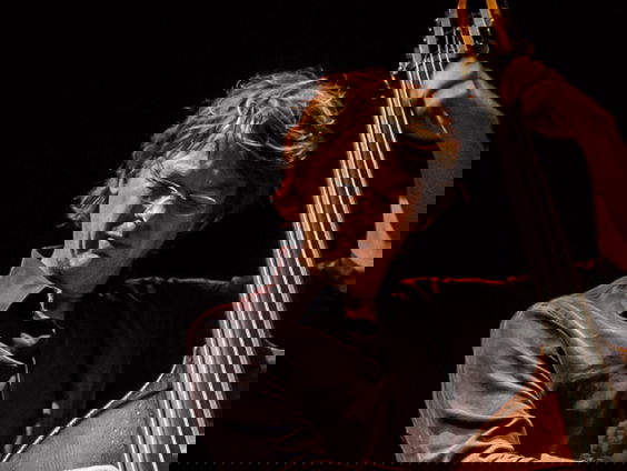 Hollandse Nieuwe! A wind invisible, door Rembrandt Trio, deel IV: Tony