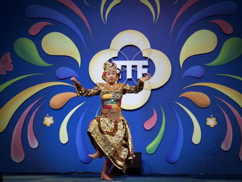 8:15 Indisch erfgoed en de Tong Tong Fair