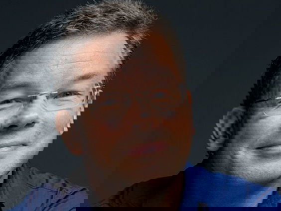 Dirigent Antony Hermus over spectaculaire Ives