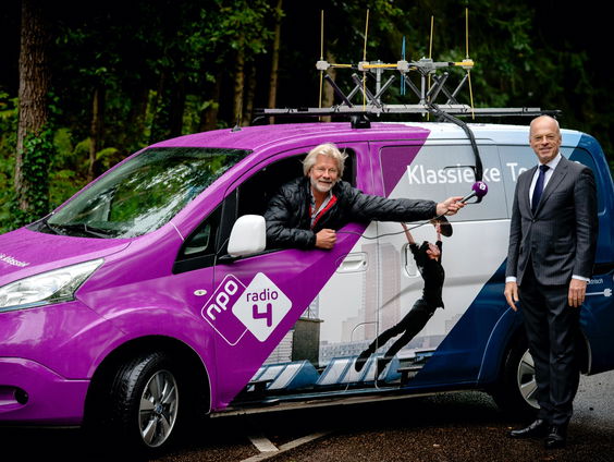 Eerste Kamervoorzitter Jan Anthonie Bruijn opent de stemperiode voor de Klassieke Top 400