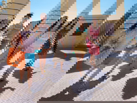 Opium was erbij! Film: Le Sorelle Macaluso