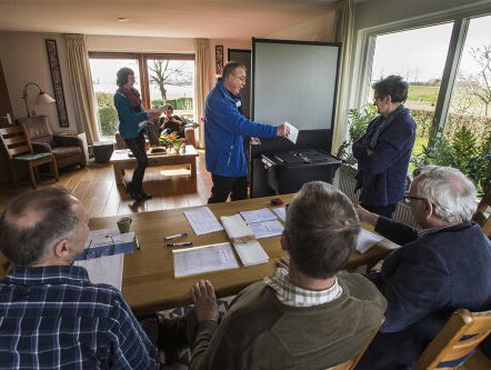Het kleinste stembureau van Nederland opent weer