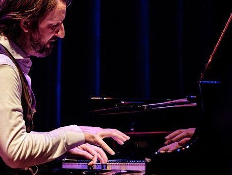 Hollandse Nieuwe! Same self, same silence, van Rembrandt Frerichs en Hossein Alizadeh, deel III: Harmonie