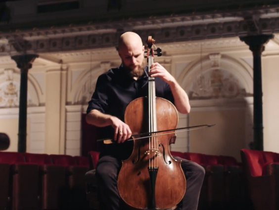 Hollandse Nieuwe! The cello in my life, van Steuart Pincombe, deel 5: Lachenmann & Xenakis