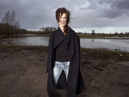 19:30u De Grensganger: Nynke Laverman, Vida triste