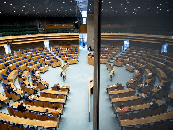 Tweede Kamer debatteert over uitgelekte notulen