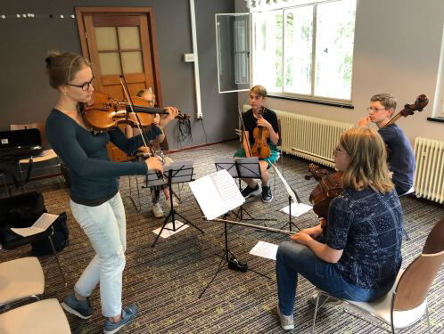 8.38 Young Strings Zeist over Zeister Muziekdagen