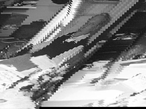 Gedicht: Straattoneel van Willem Frederik Hermans