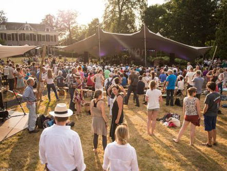 8:15 Wonderfeel gaat van start!