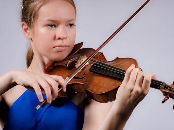 Bij Nieuwe Helden vanmiddag: violiste Hawijch Elders en pianist Sander Sittig