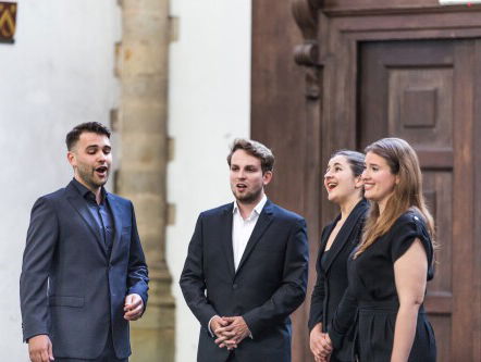 19:45 Hollandsche Nieuwe! Damask, O schöne Nacht (1)