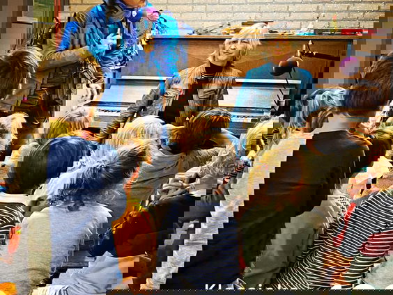 Stembus: muziek in de klas op Katholieke Montessorischool in Bussum