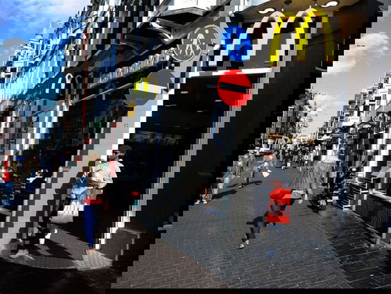 Ongezond eten komt vaker voor in het straatbeeld