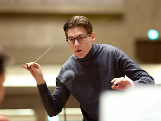 17.30 Jonge Fin Klaus Mäkelä dirigeert Kerstmatinee bij het KCO