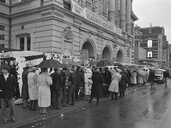 Lekkere Track: Franz Schubert - 6 Moments musicaux: No. 3 in F Minor