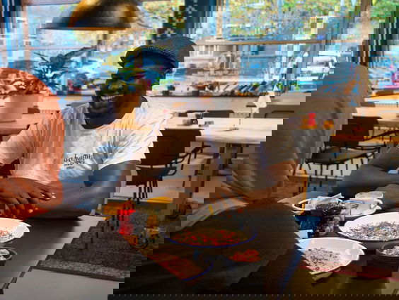 De Menselijke Maat: Refugee Company