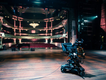 Theater na de Dam komt een speciale herdenkingsvoorstelling