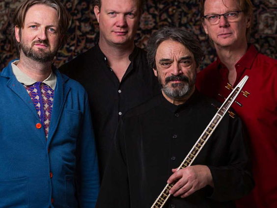 Hollandse Nieuwe! Same self, same silence, van Rembrandt Frerichs Trio & Hossein Alizadeh, deel 1/pianoforte