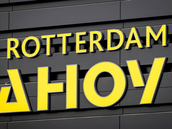 Drive-thrutentoonstelling in hal Ahoy opent de deuren