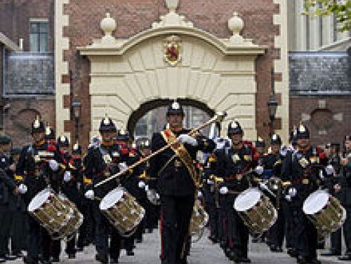 19:30 Hollandsche Nieuwe! Variaties voor hobo en militaire kapel