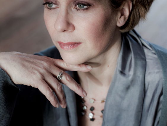 Liederlijkheid als een amoureus oorkussen