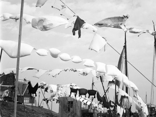 19:05 Gedicht: Wasgoed, van Piet Meeuse