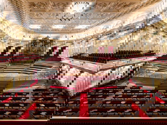 Het Concertgebouw in Amsterdam laat meer publiek toe