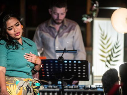 19:30 Hollandsche Nieuwe! Encyclopedie voor de moderne huisvrouw (4)