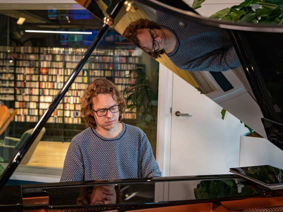 Hannes Minnaar lanceert zijn nieuwe cd "Nox"