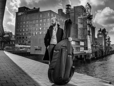 19:30 Hollandsche Nieuwe! Reports from the low country, van Rick Stotijn/2