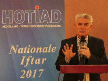 8:15 De Nationale Iftar