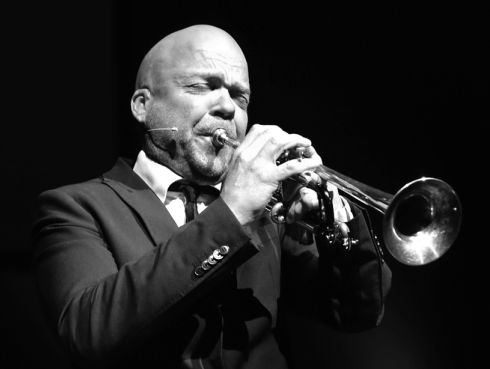 19:15u Hollandsche Nieuwe! Go Crystal Tears door André Heuvelman