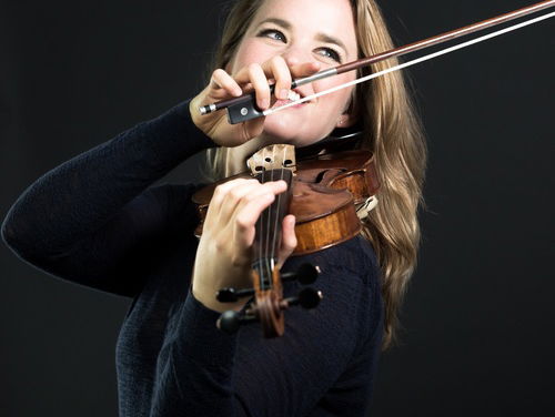 19:15u Hollandsche Nieuwe! Lisa Jacobs speelt Caprices van Paganini, nr. 9 & 11