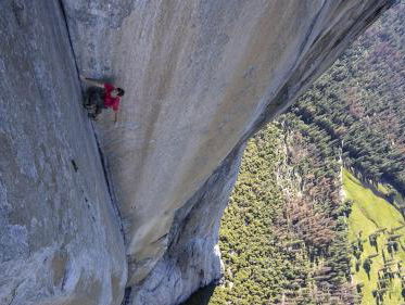19:05 Gedicht: Bergen, van Jacqueline van der Waals