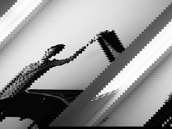 17.20 pianist Hanna Shybayeva over haar benefietconcert