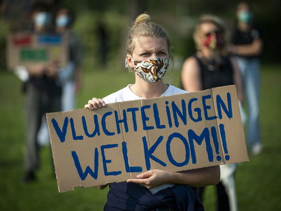 We gaan ze halen wil vluchtelingen van Lesbos naar Nederland brengen