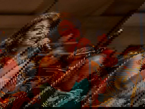 Live bij Dieuwertje: Old Roots New Routes